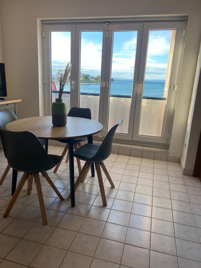 Apartment Privlaka Direkt Am Strand Mit Klima Und Neuem Badezimmer Haustiere Sind Willkommen エクステリア 写真